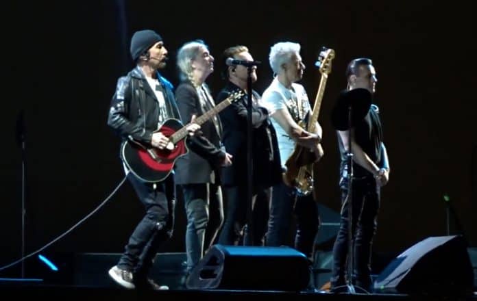 U2 invita a Patti Smith