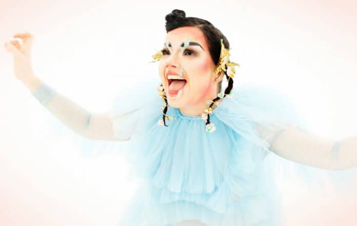 Björk celebra su cumpleaños Utopia
