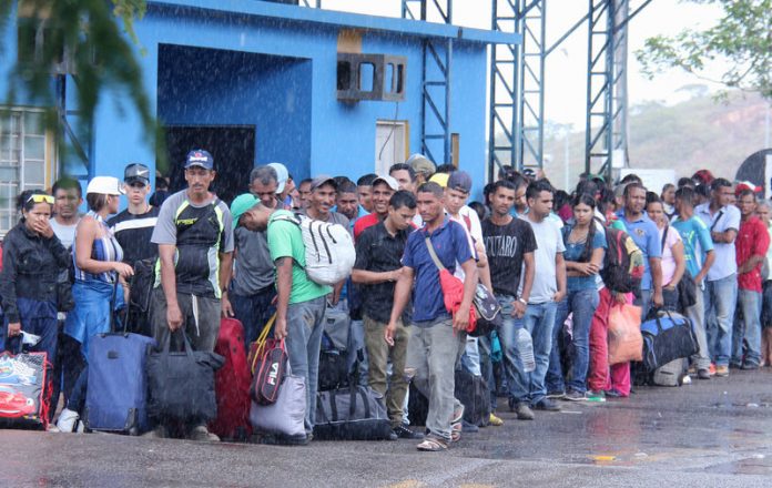 El éxodo de Venezolanos en busca de asilo como refugiados