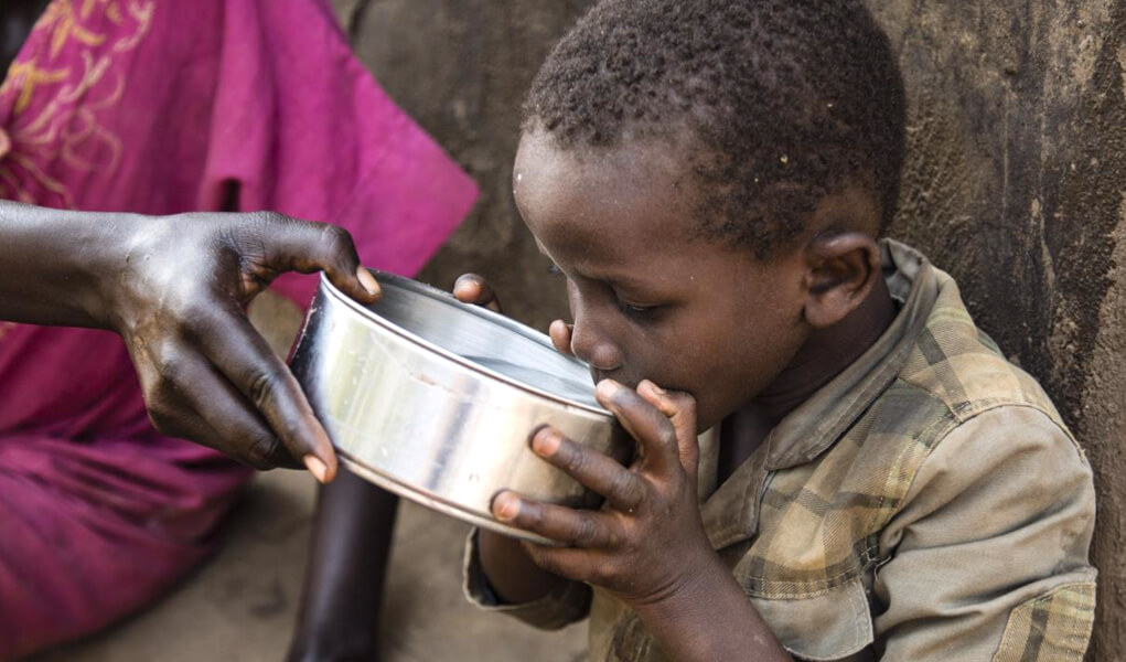 agua contaminada para los niños en conflictos UNICEF