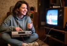 Tendencia low-tech con dispositivos retro en espacios juveniles